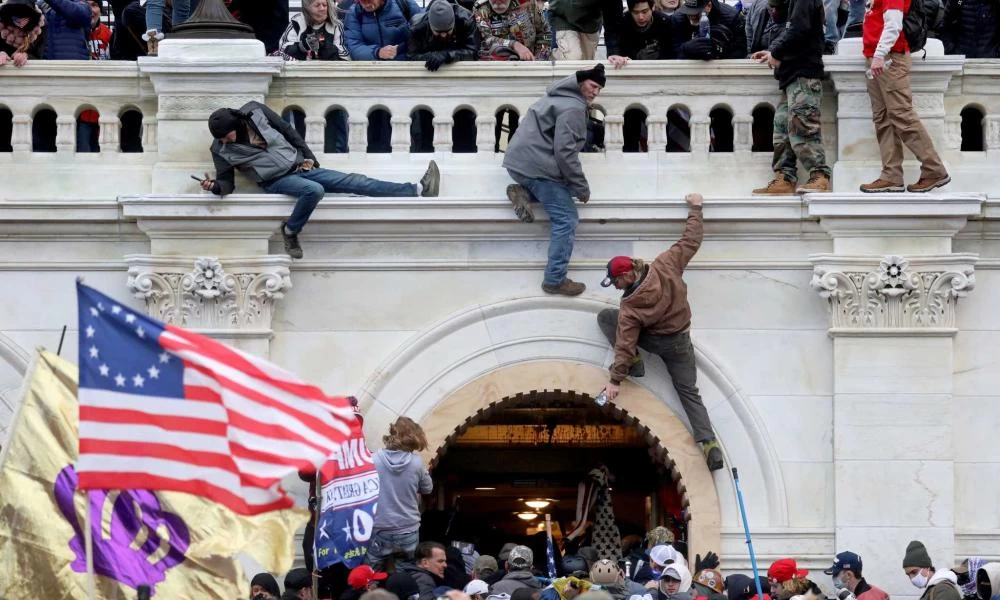 Εισβολή στο Καπιτώλιο: Βετεράνος πεζοναύτης αντιμετωπίζει κακουργηματική κατηγορία